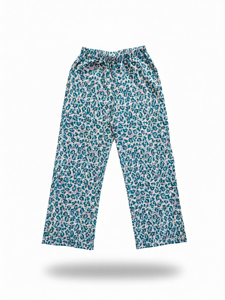 Pantalón largo algodón azul estampado floral de B&J, vista frontal.